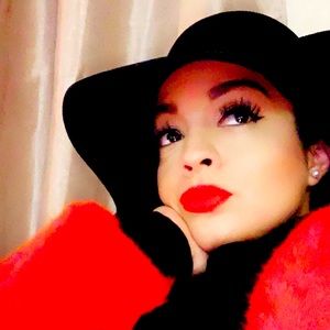 Meet your Posher, Aileen